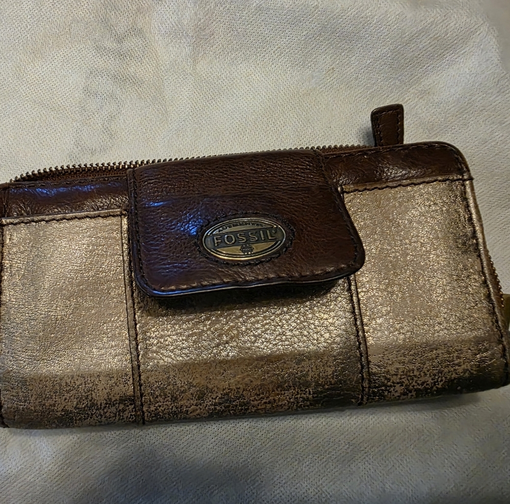 CLOSING CLOSET Fossil Brown and Gold Wallet